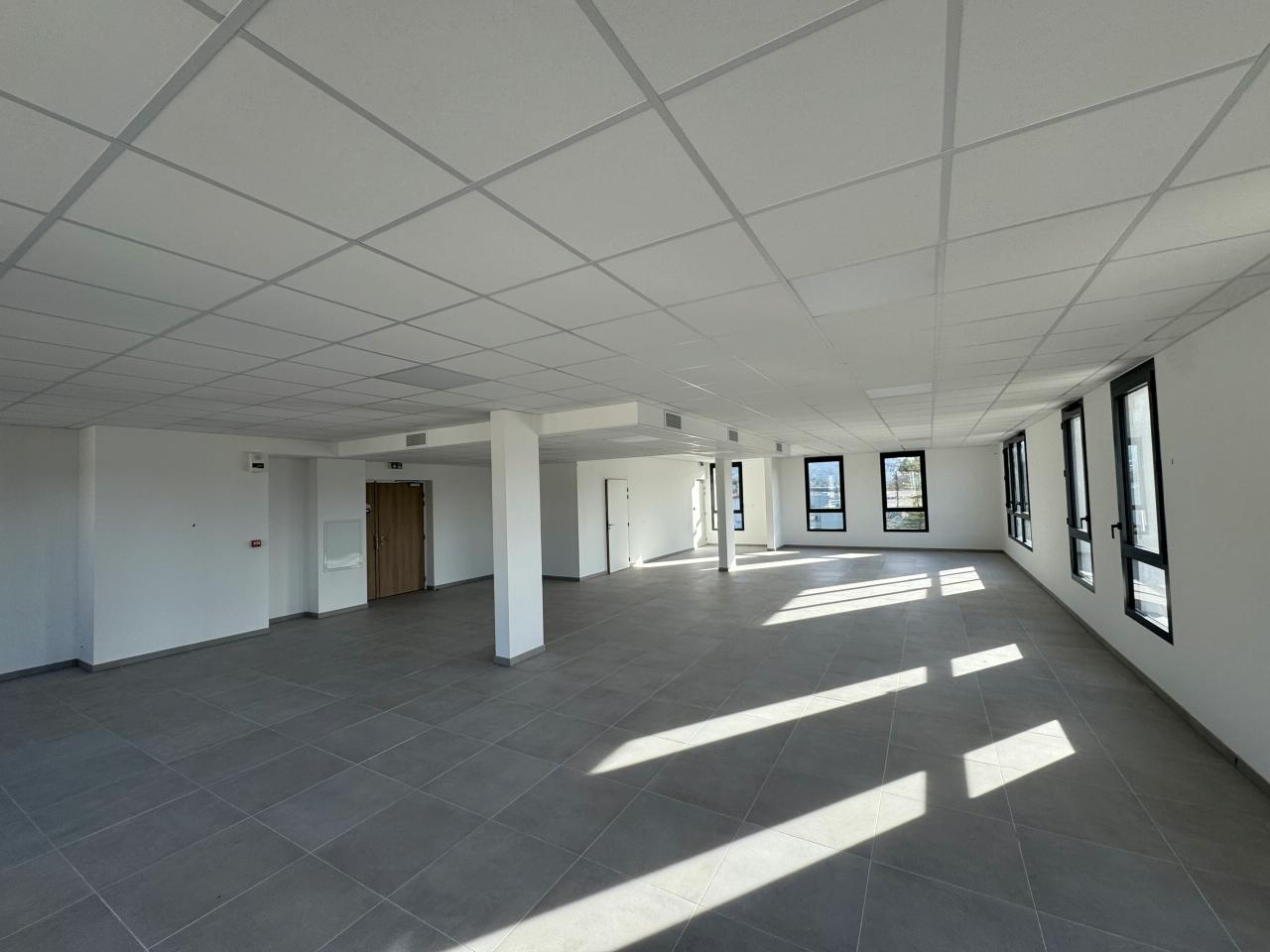 Bureau Aubagne 539m² Vente bureau Aubagne Bouches-du-Rhône OVBUR2308172 3